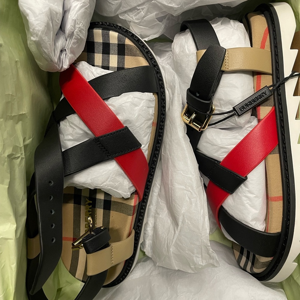 Burberry sandals, just tried on. - Picture 2 of 6